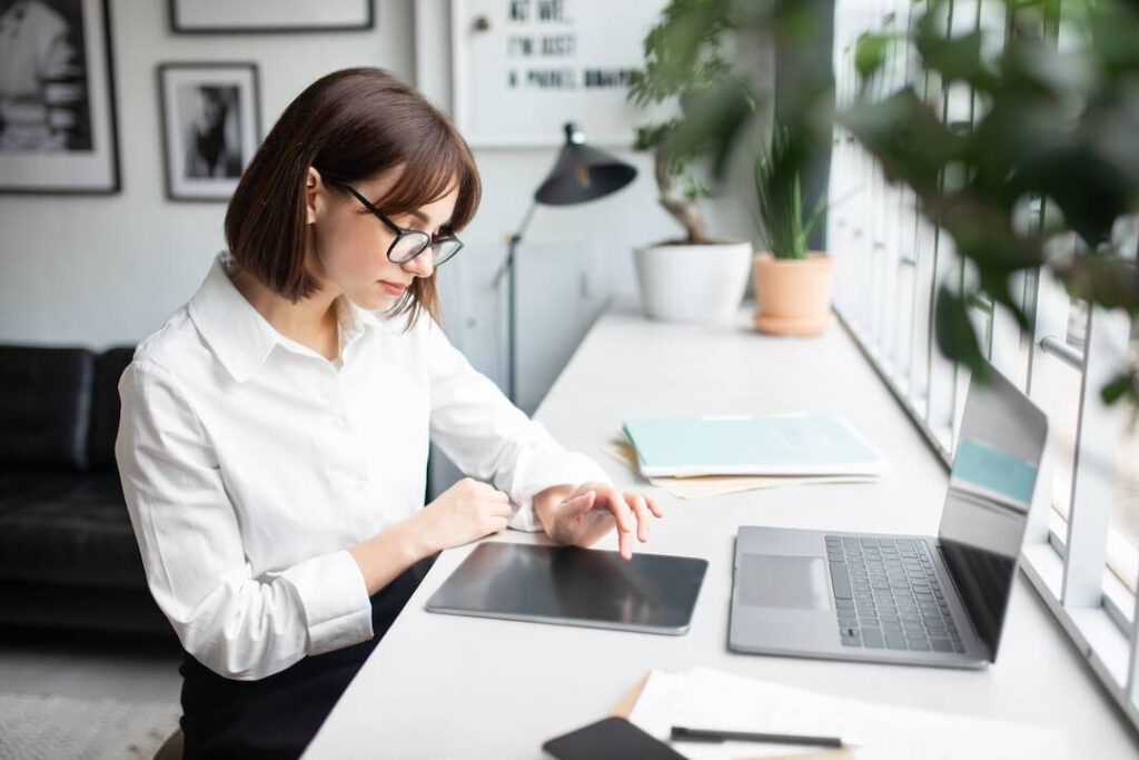 Delegowanie zadań w biznesie online - zaufanie, wsparcie i feedback worqAssist Agnieszka Pojda. Delegowanie zadań w biznesie online - zaufanie, wsparcie i feedback worqAssist Agnieszka Pojda.