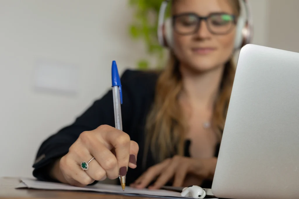 Jak Wirtualna Asystentka może pomóc przy sprzedaży kursu? Case study z wykorzystaniem istniejącego webinaru