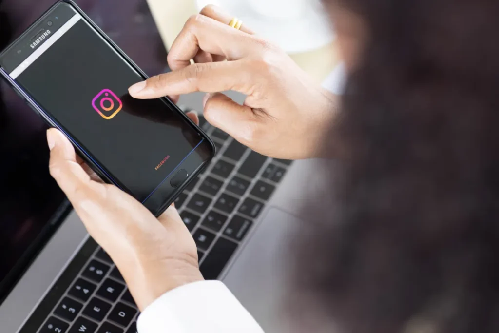 Jak tworzyć treści na Instagram, które przyciągają uwagę i zwiększają zasięgi? Sprawdź sprawdzone pomysły i zacznij działać już dziś!